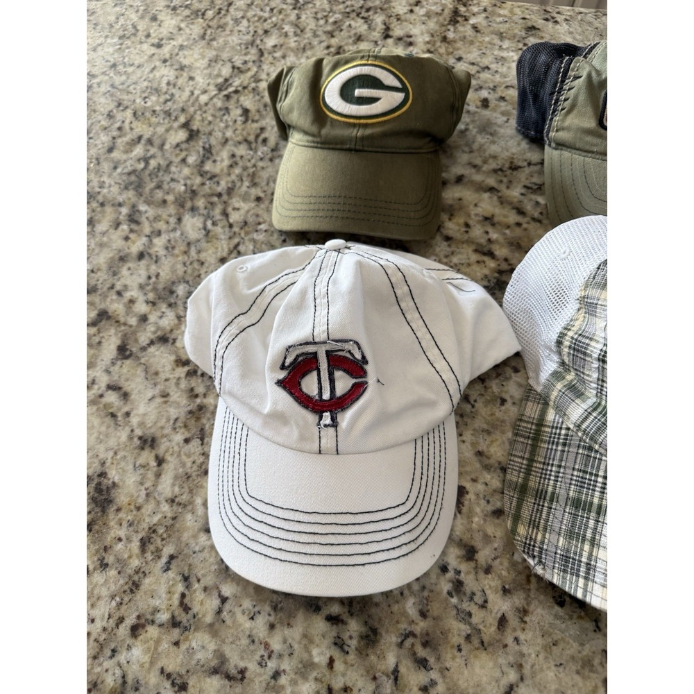 Caps   Lot Of 4. Green Bay Packers, Twins Cabela's Shamrock.‎  4581 - Picture 2 of 13